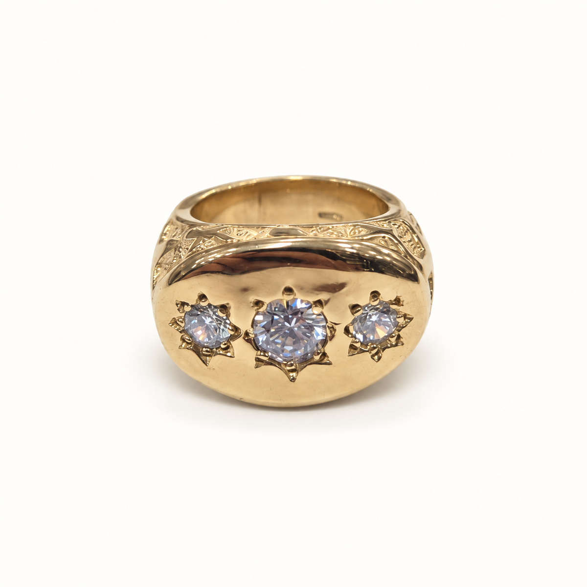 Men's 9ct yellow gold ring, front view on ivory
