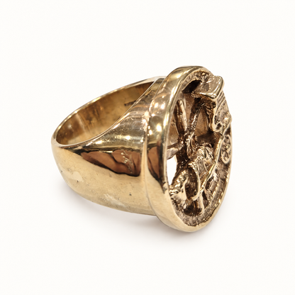 9ct Gold Horse and Carriage Signet Ring – 56.8g – side view on ivory background