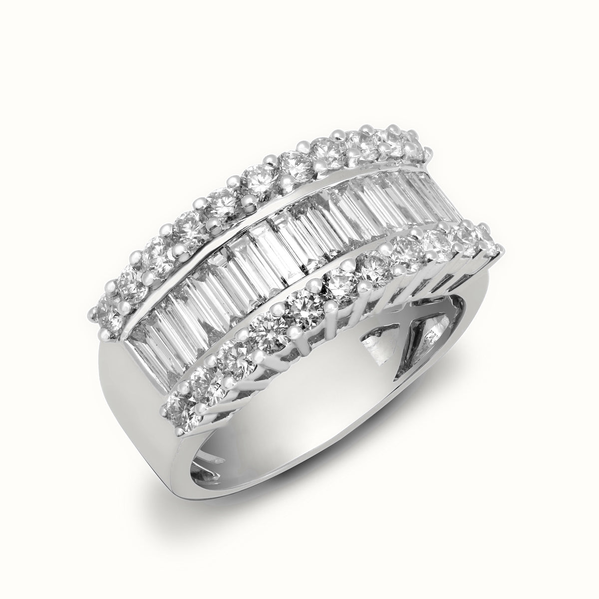 18ct White Round Baguette Natural Diamond Ring