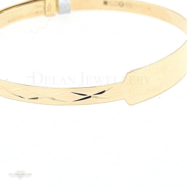9ct Yellow Gold Expandable Baby Bangle with Diamond cut sides