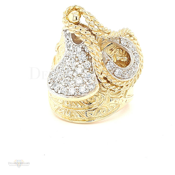 9ct Yellow Gold Saddle Ring with stones - 63g